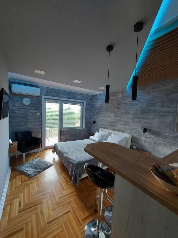 Apartman Studio Milica I Суботица Экстерьер фото